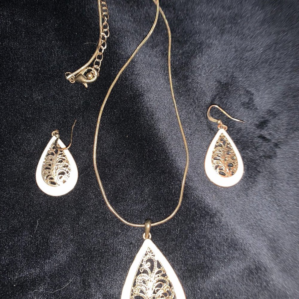 Necklace and  earring set
